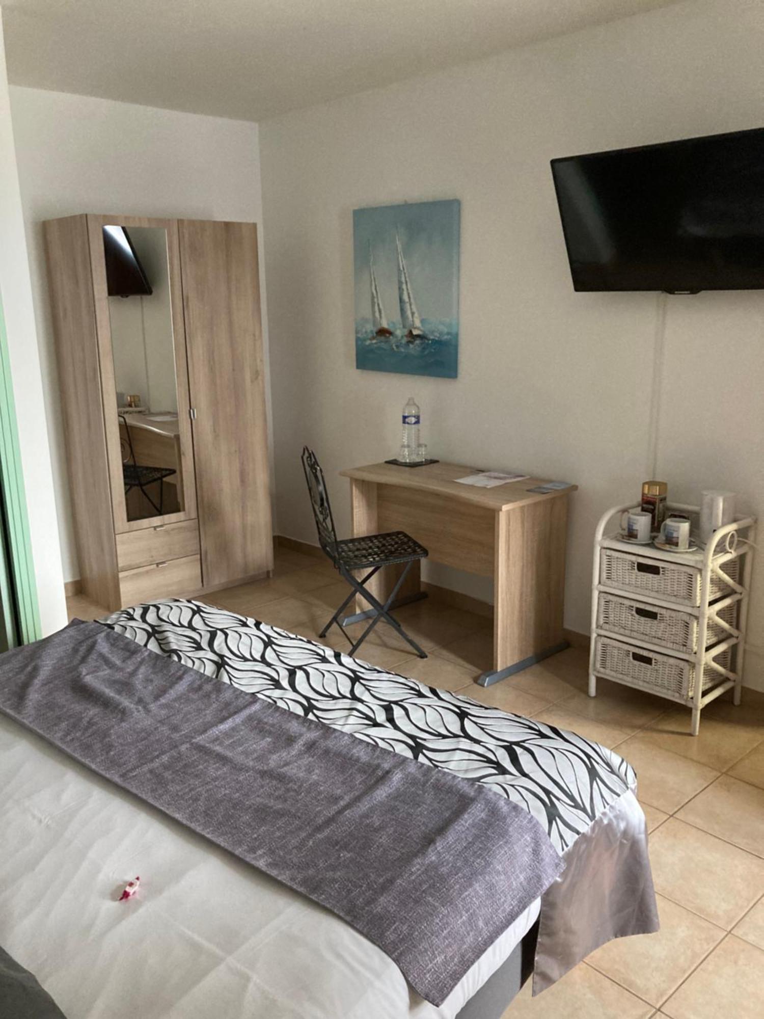 Hotel La Grande Mare Saint-Benoît-des-Ondes Esterno foto