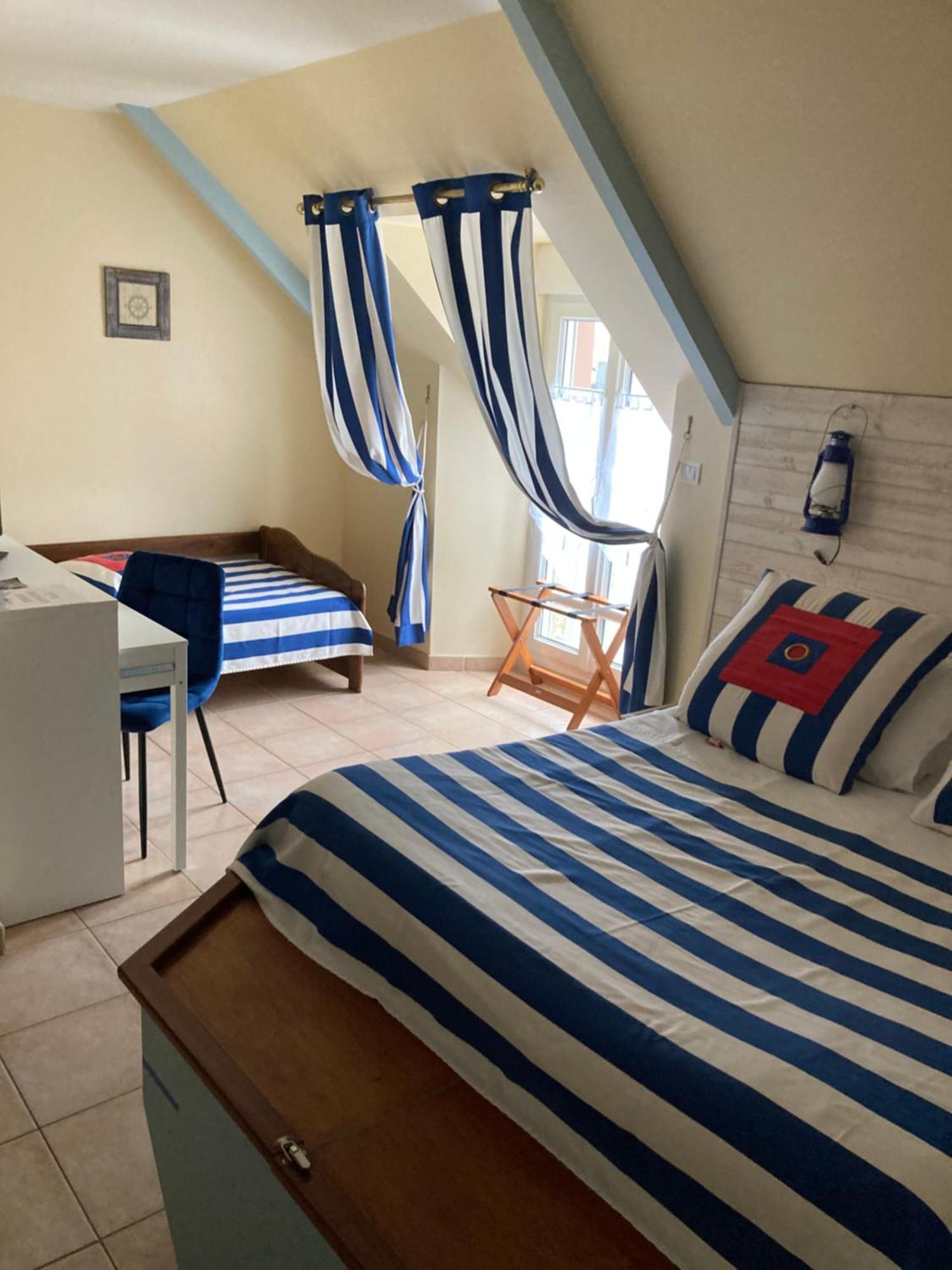 Hotel La Grande Mare Saint-Benoît-des-Ondes Esterno foto